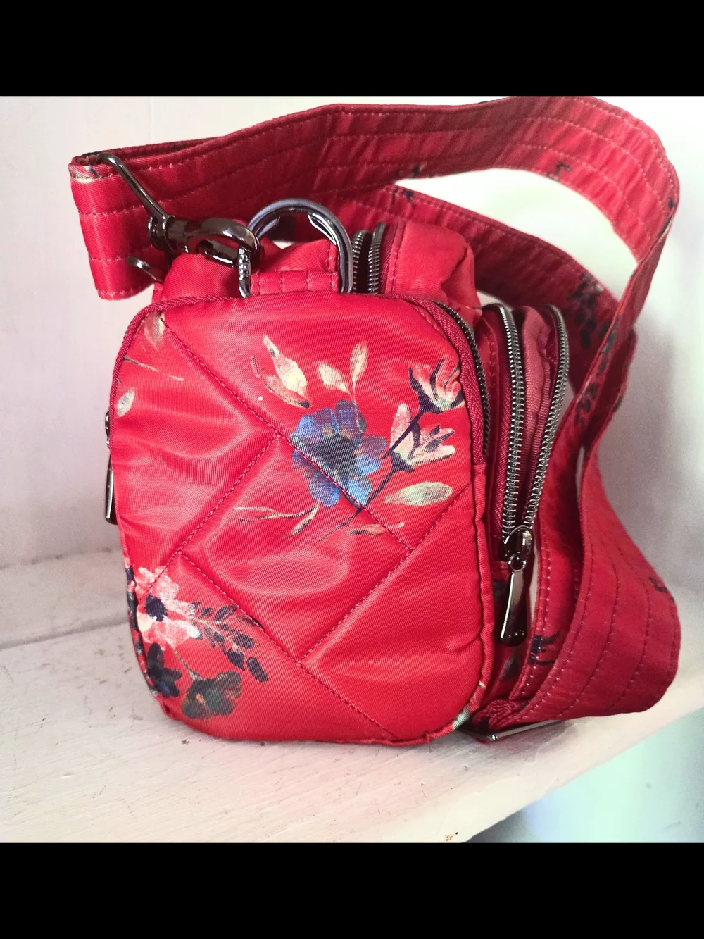 lug trolley crossbody